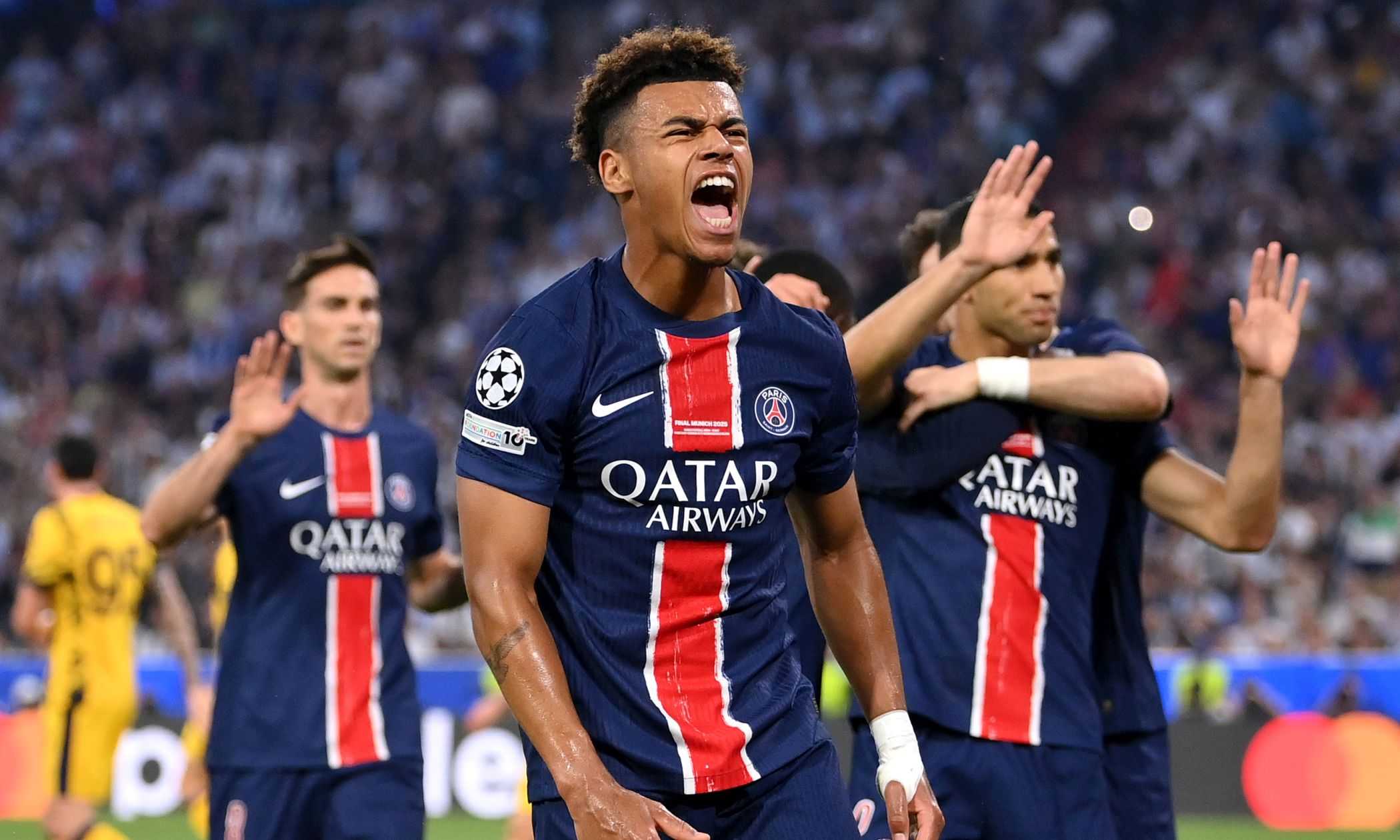 PSG-Inter 2-0 al 45': decidono l'ex Hakimi e Doué. Traversa di Dembélé. Brutto primo tempo dei nerazzurri
