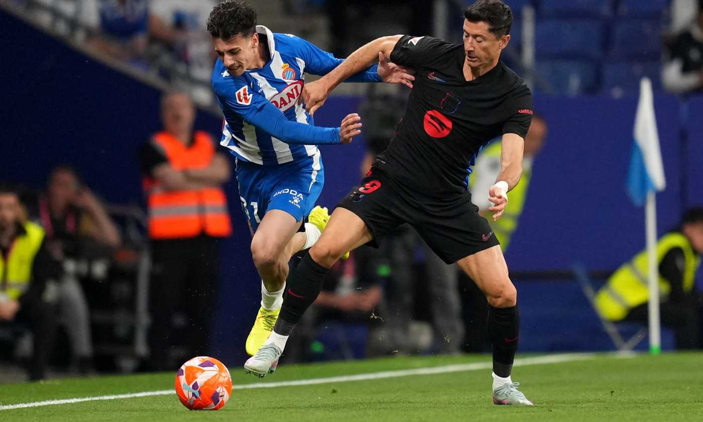 Espanyol-Barcellona interrotta dopo pochi minuti: incidente fuori dallo stadio, nessun ferito grave. Tifosi in protesta