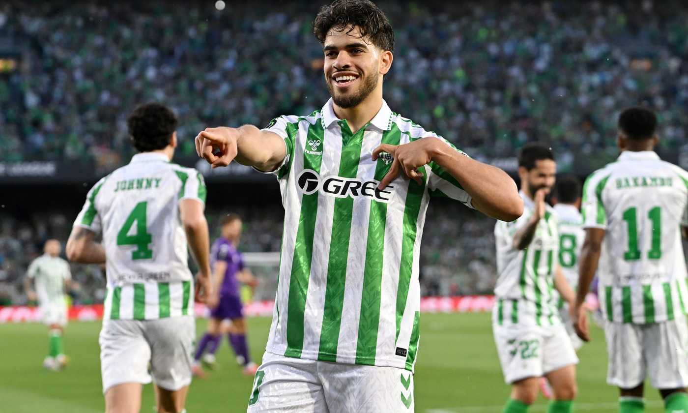 Il primo atto va al Betis: Ezzalzouli/Antony e 2-1 alla Fiorentina, Ranieri tiene vivi i sogni per la finale
