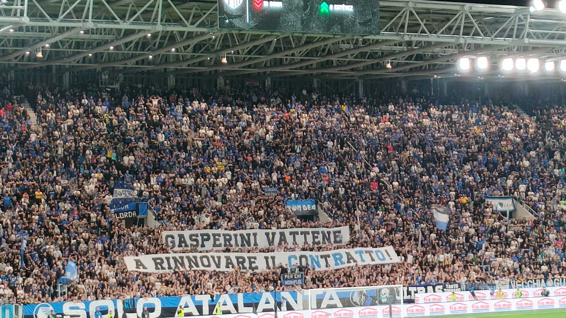 Atalanta, lo scherzo dei tifosi a Gasperini: "Vattene...a rinnovare"