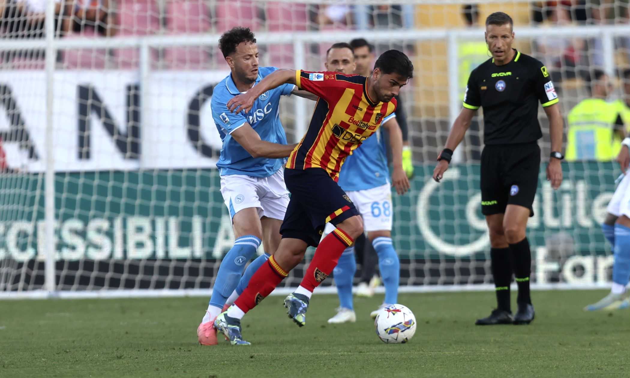 Lecce-Napoli, la MOVIOLA LIVE: annullato un goal a Lukaku, cos'è successo. I giallorossi chiedono un rigore