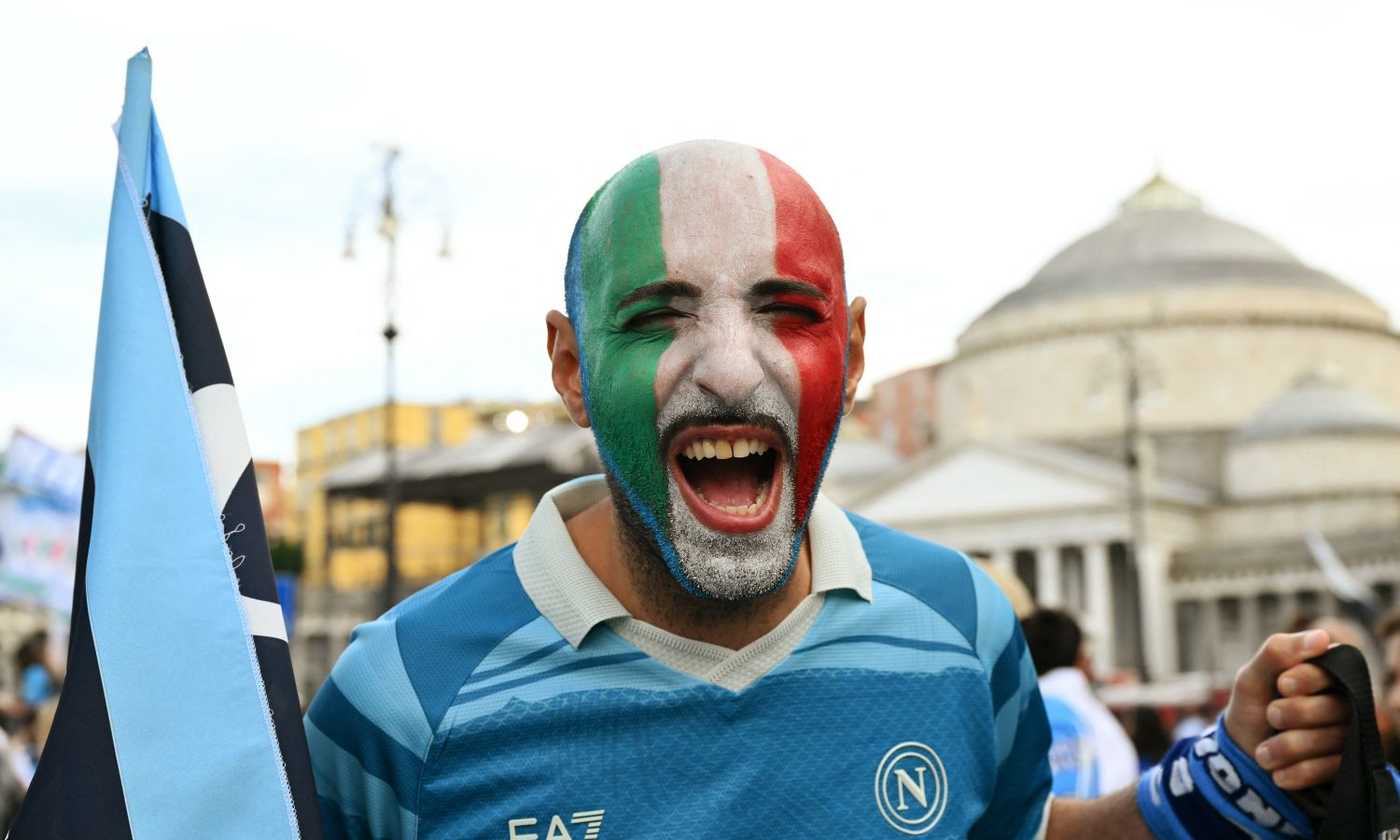 Napoli, che entusiasmo in vista della partita Scudetto: il necrologio all'Inter e spunta San Pedro FOTO e VIDEO