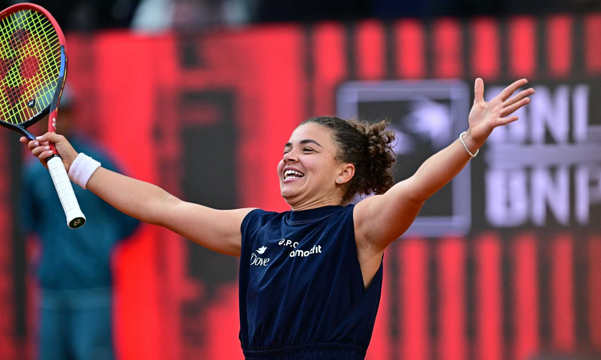 Jasmine Paolini vince gli Internazionali d'Italia: prima italiana dopo 40 anni, trionfa a Roma sotto gli occhi di Mattarella