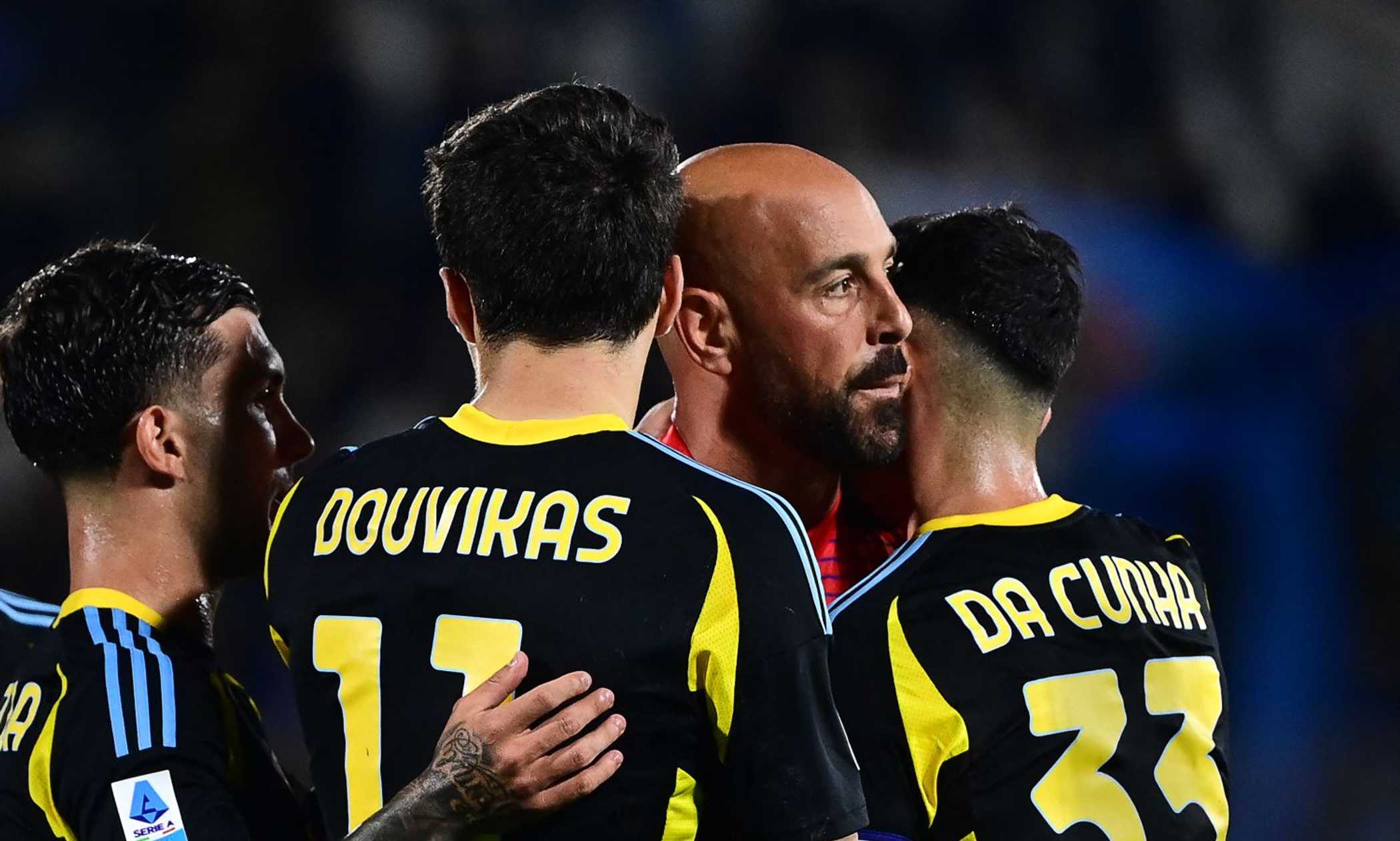 Como, la carriera di Pepe Reina si chiude con un'espulsione: lo attende la panchina dei ragazzi del Villarreal