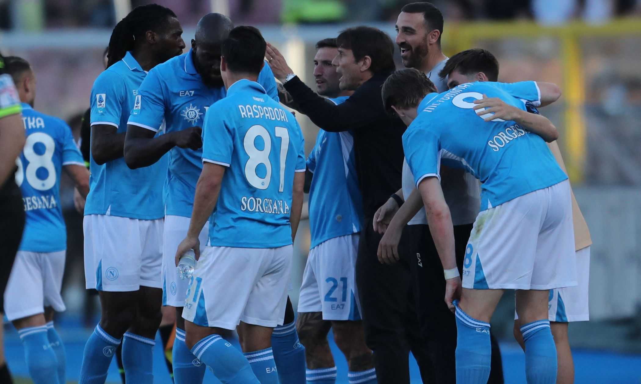 Il Napoli espugna il Via del Mare: 1 0 al Lecce nel segno di Raspadori, Conte momentaneamente a +6 sull’Inter | Primapagina Il Napoli espugna il Via del Mare: 1 0 al Lecce nel segno di Raspadori, Conte momentaneamente a +6 sull’Inter | Primapagina