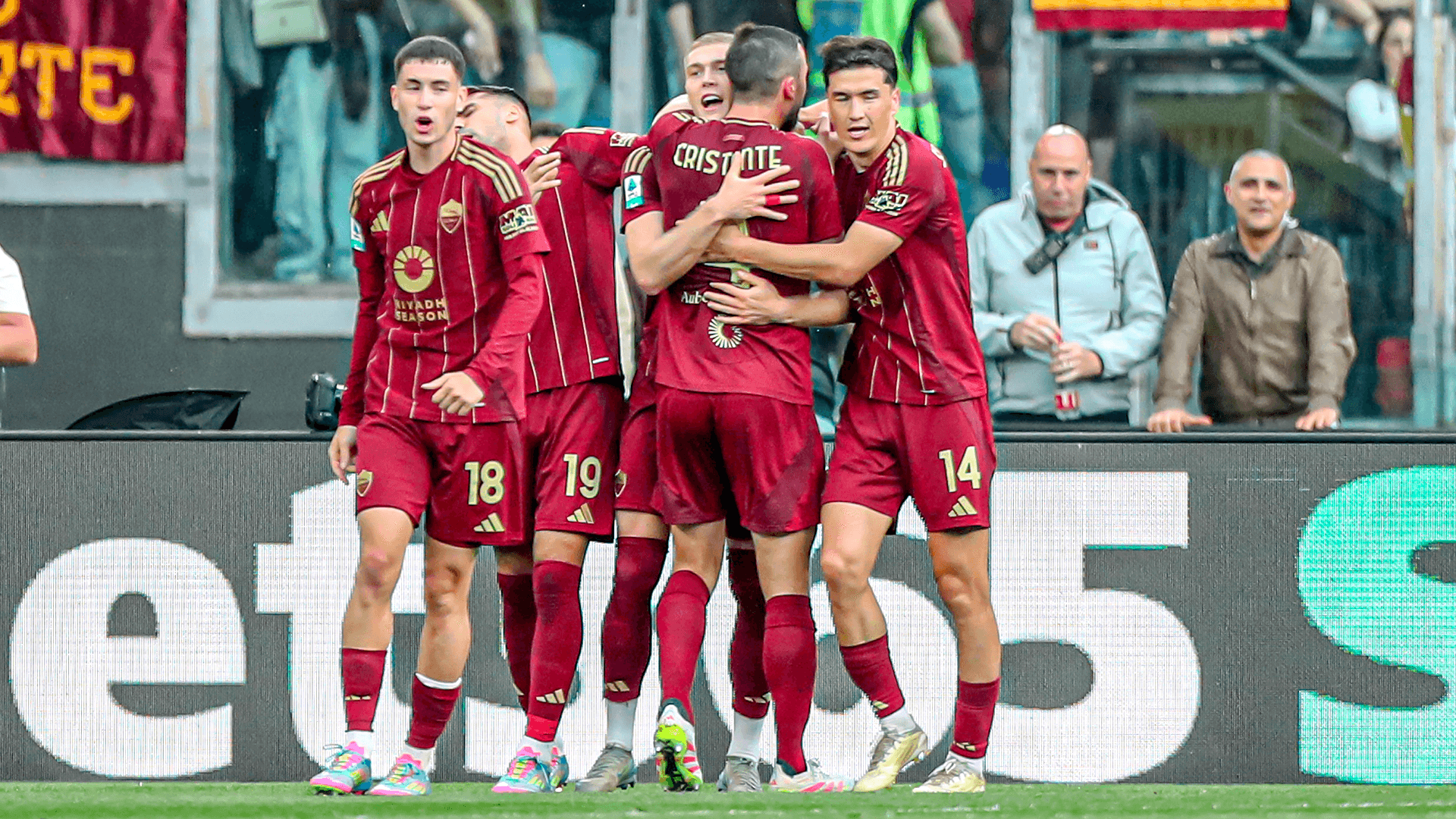 Il goal di Dovbyk, le parate di Svilar: la Roma batte anche la Fiorentina, Ranieri è quarto