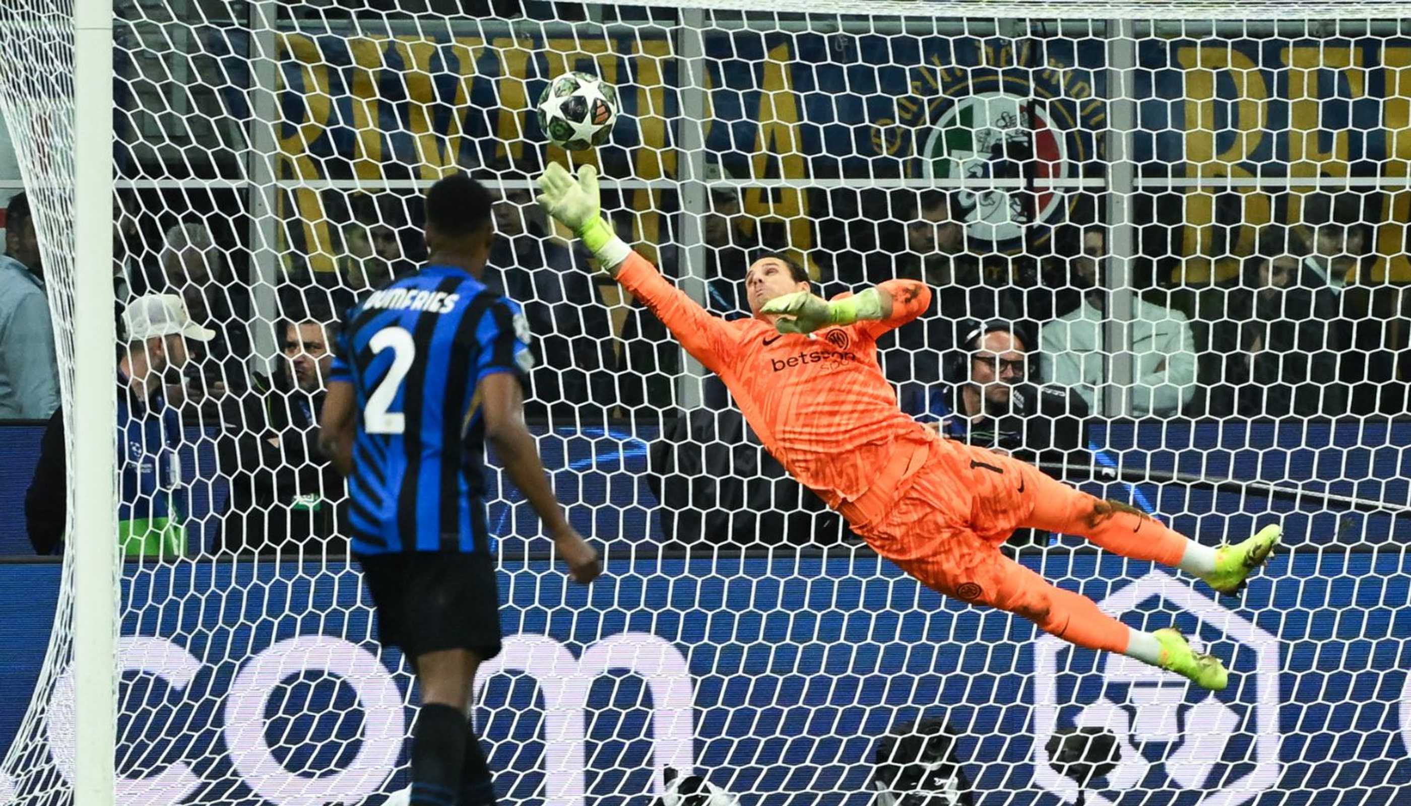 Inter-Barcellona, le pagelle di CM: Sommer immenso, Acerbi eroico. Tripudio Frattesi, Yamal implacabile