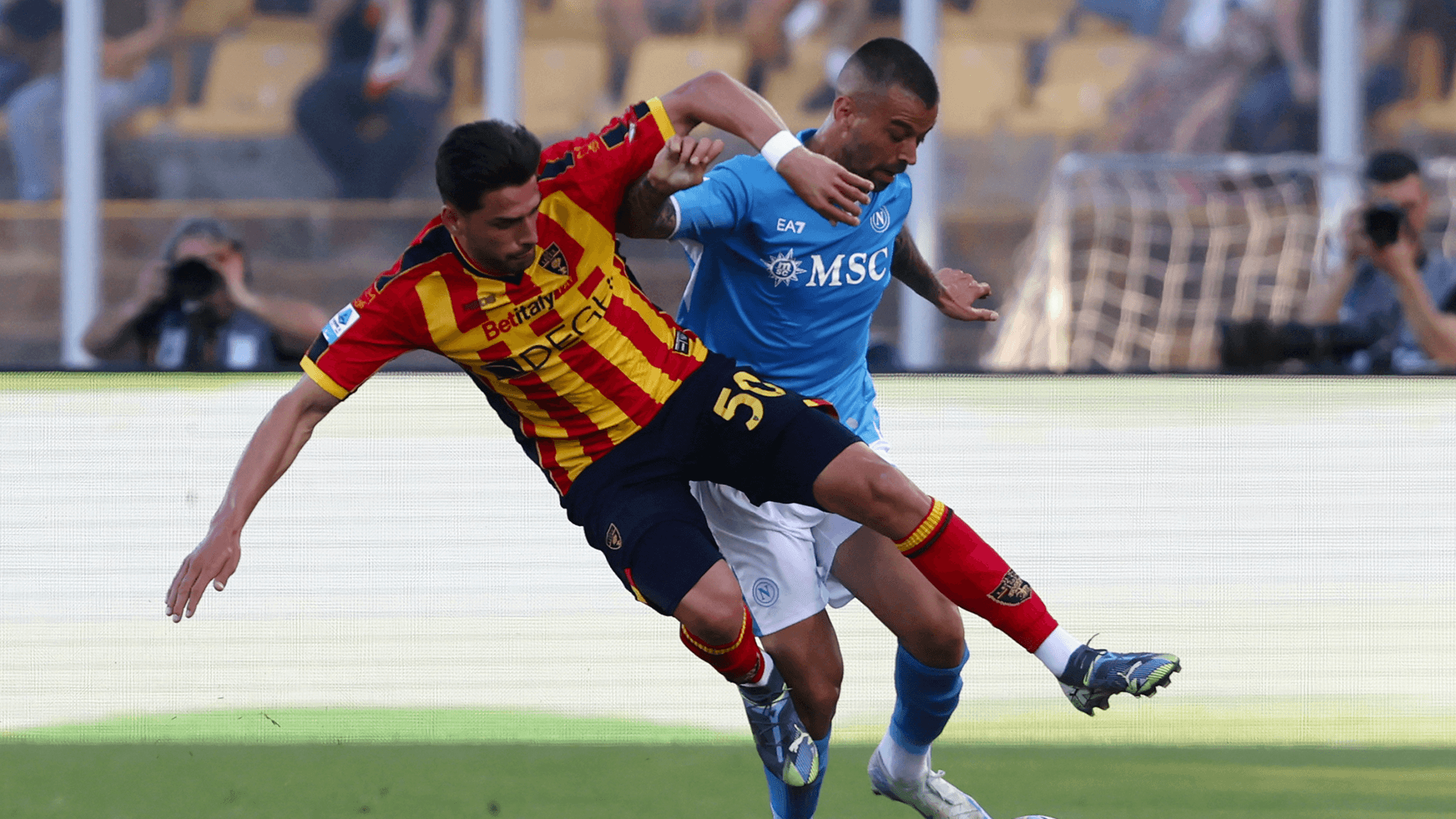 Open Var: il caso Spinazzola in Lecce-Napoli: "fianco in dinamica". La spiegazione del perché non è rigore
