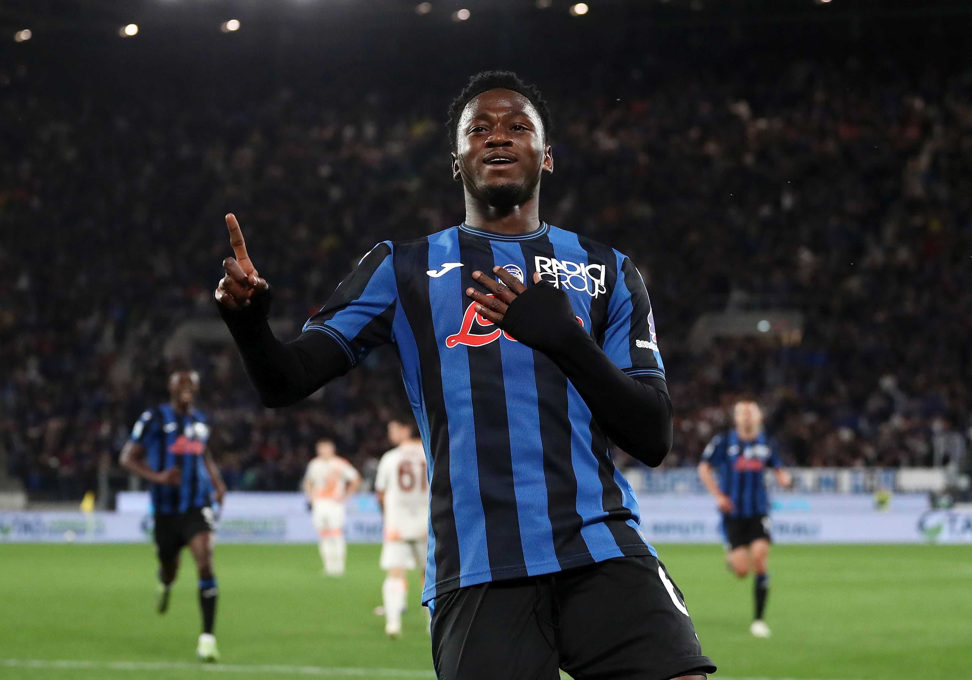 Lookman indemoniato, l'Atalanta regola 2-1 la Roma ed è in Champions League: si ferma la striscia di Ranieri