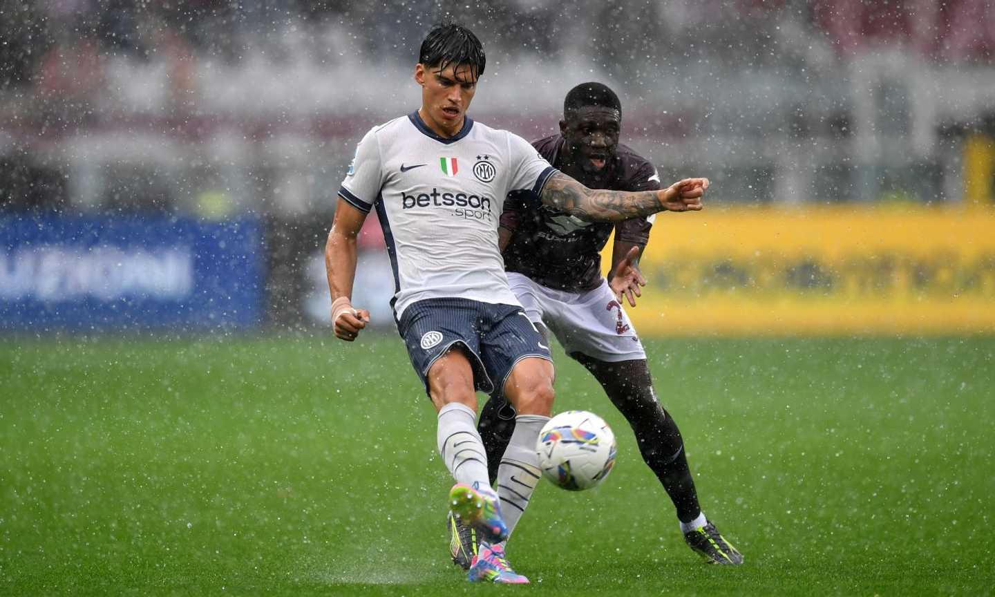Perché Torino-Inter è stata sospesa per pioggia e perché è ripresa subito: cosa dice il regolamento