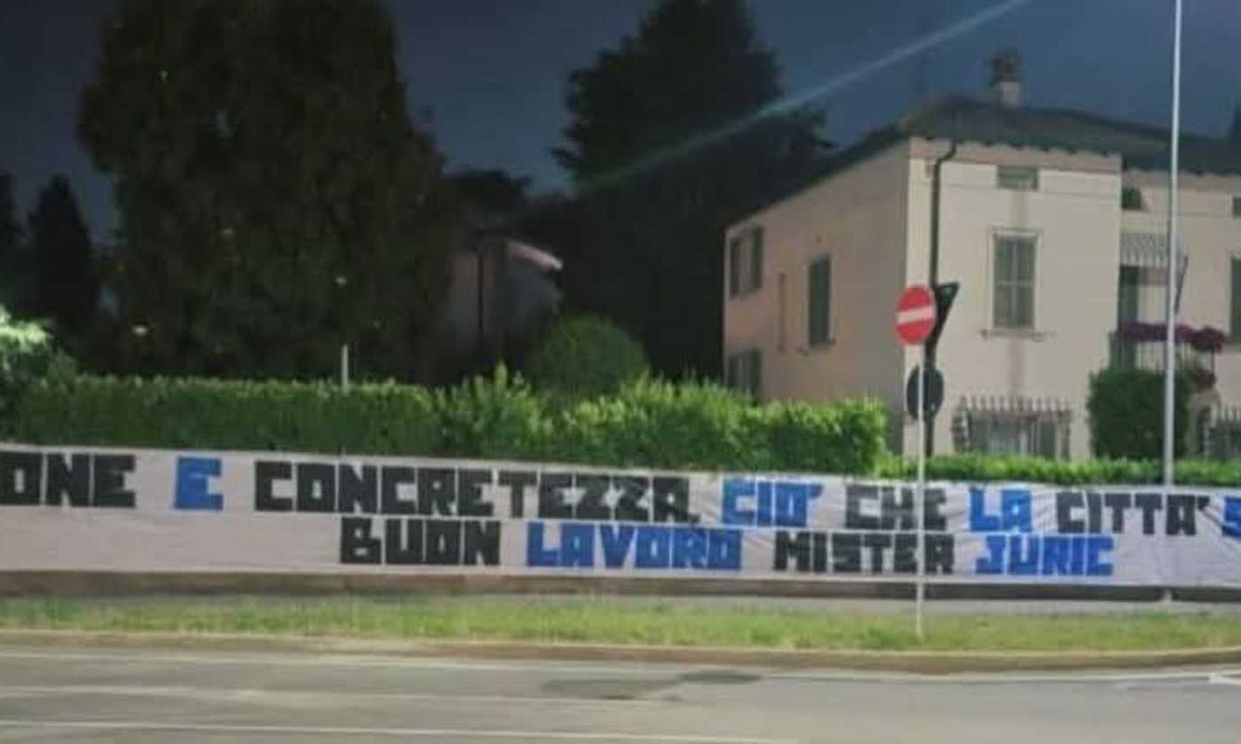 Atalanta, allo stadio spunta un altro striscione per giurico – foto | Serie A. Atalanta, allo stadio spunta un altro striscione per giurico – foto | Serie A.