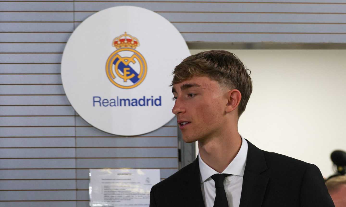 real madrid ecco huijsen il miglior giorno della mia vita florentino difensore moderno pronto a trionfare calciomercato