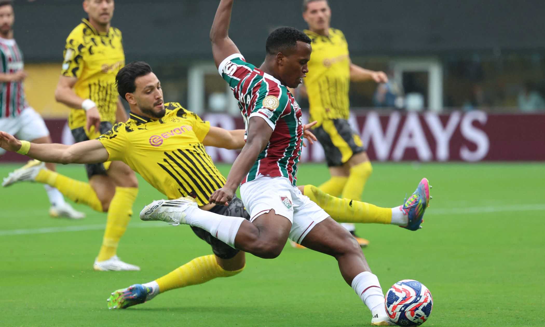 Fluminense-Borussia Dortmund LIVE 0-0: Kobel para su Arias, che bel Flu!