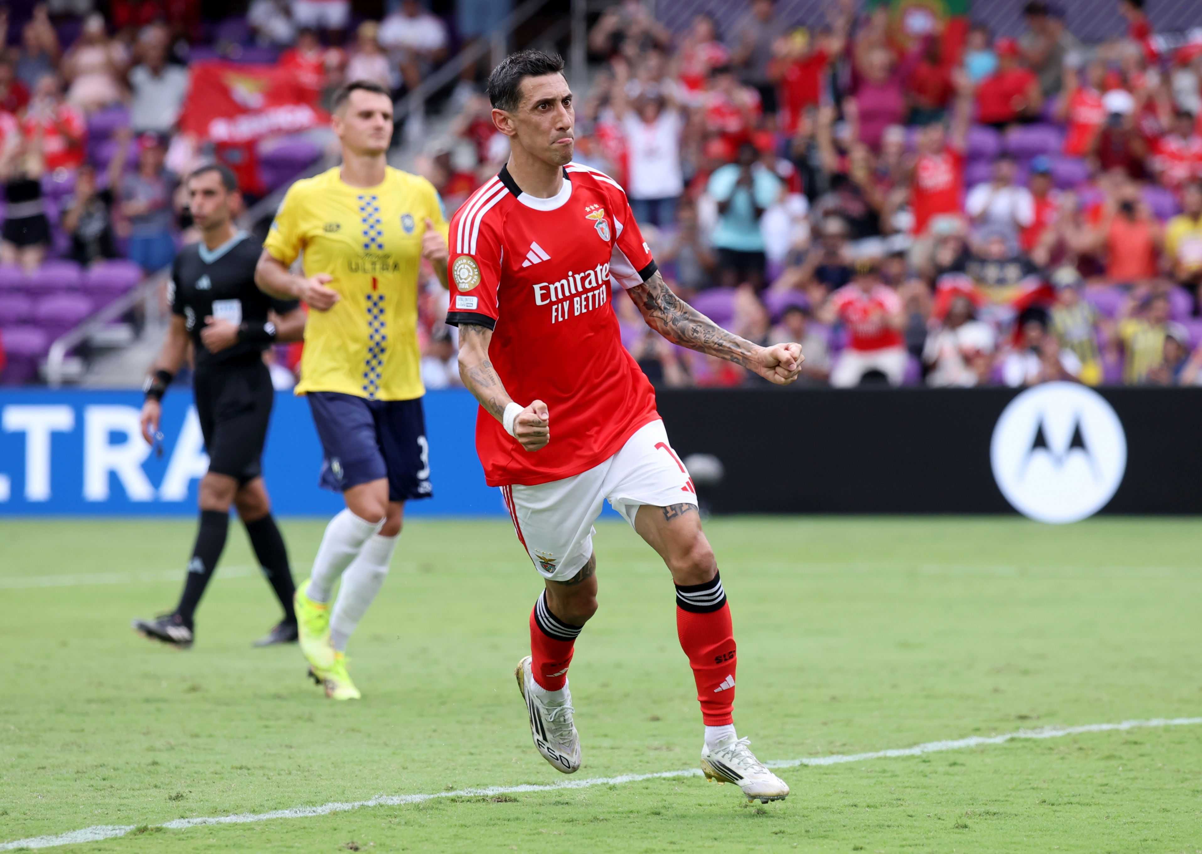 Benfica-Auckland City 1-0 LIVE: rigore di Di Maria, inizio del secondo tempo posticipato per allerta meteo
