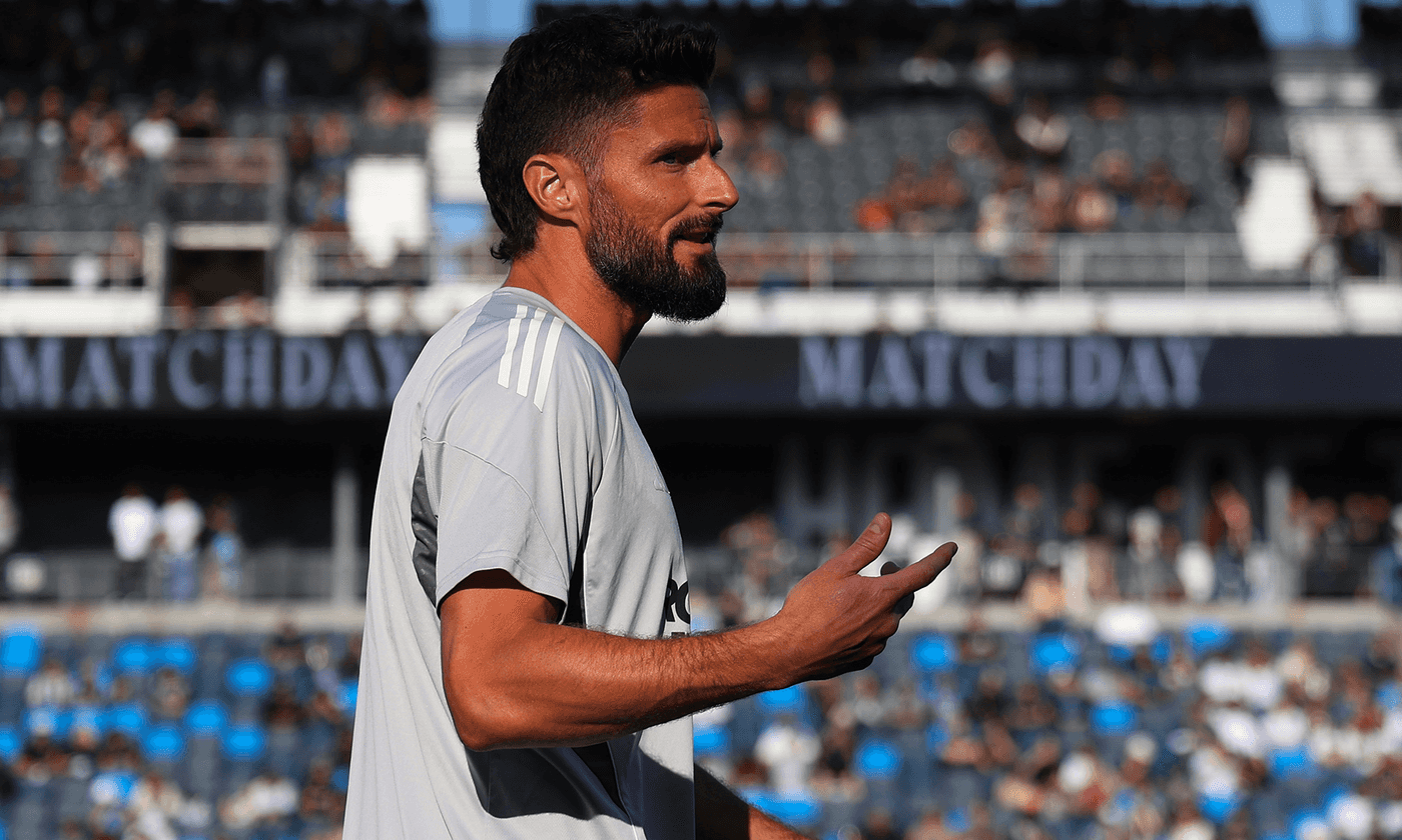 Maglia di Giroud dispersa, il secondo tempo di Chelsea-Los Angeles FC inizia in ritardo: Ochoa salva la partita