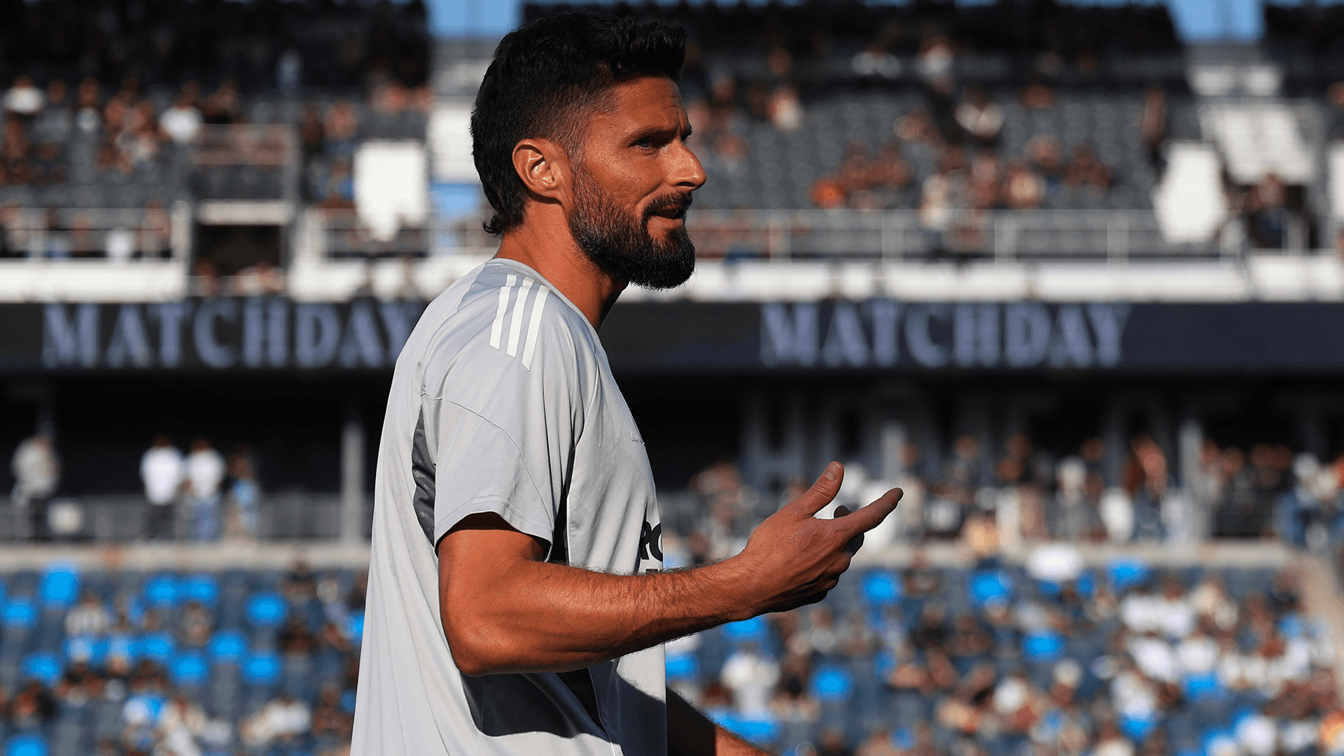 Maglia di Giroud dispersa, il secondo tempo di Chelsea-Los Angeles FC inizia in ritardo: Ochoa salva la partita
